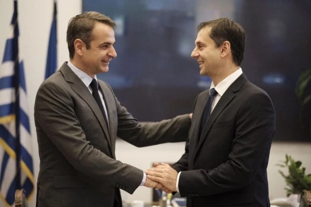 Είναι επίσημο: Προσχώρησε στη ΝΔ o X. Θεοχάρης-«Ανταποκρίνομαι στο κάλεσμα Μητσοτάκη»